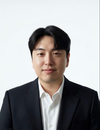David Rhee headshot