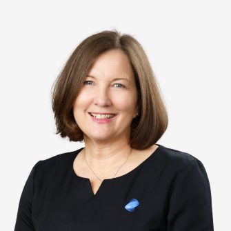 Kirsty Bates headshot resized