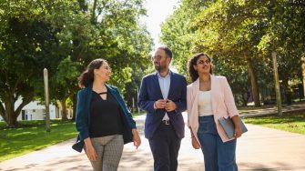 AGSM students together outside on the university mall at UNSW