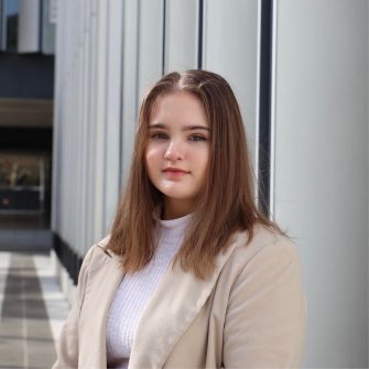 Monique Munro Headshot Square