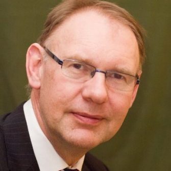 Headshot of Ian Petersen