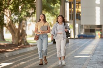Students walking outside the Tyree building, UNSW Kensignton.