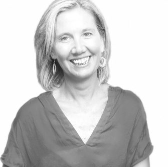 Headshot of Samantha Heron, founder of Heart & Soul Story