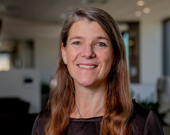 Juliet Bourke headshot