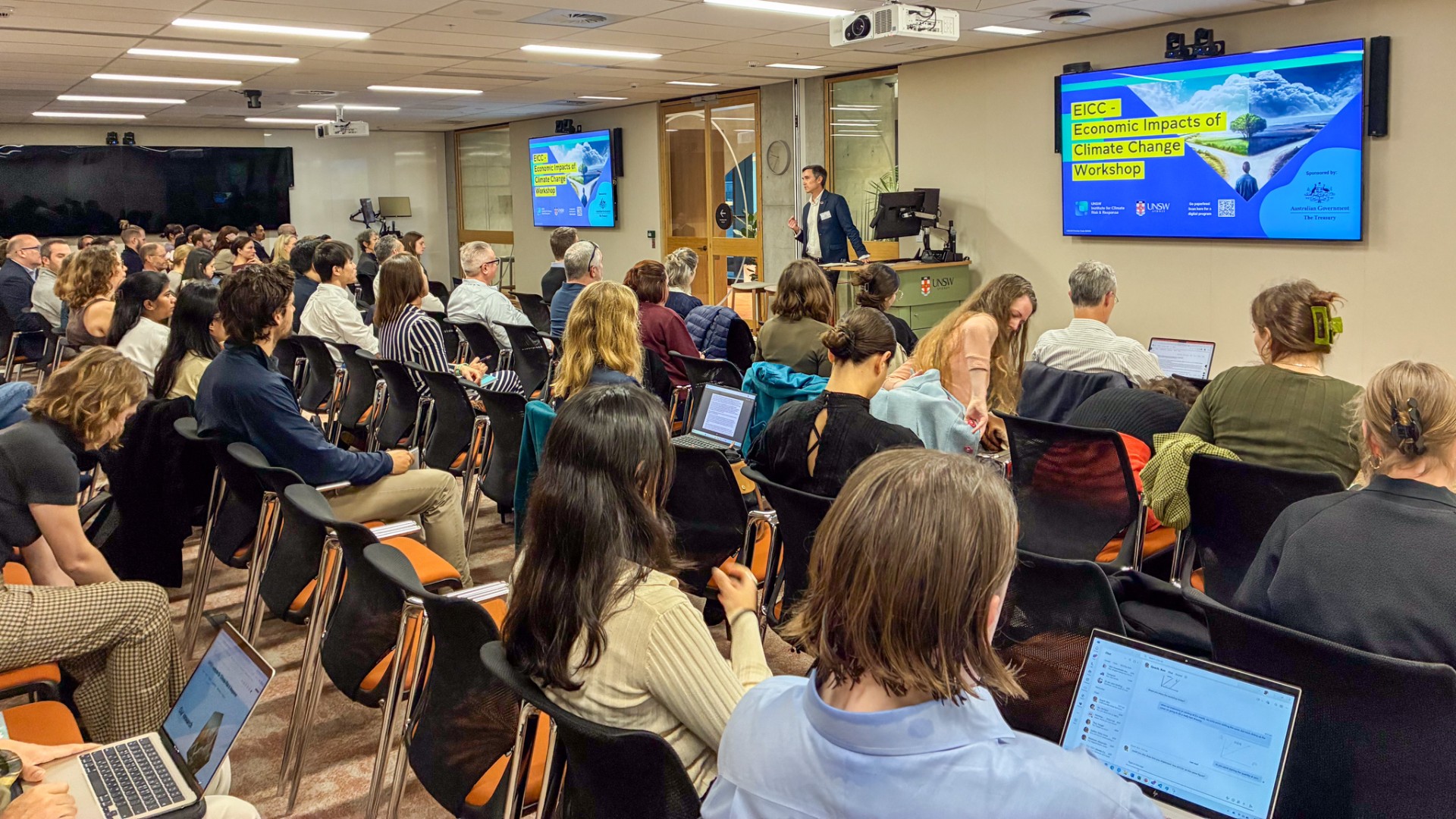 Professor Ben Newell speaking to the UNSW Institute for Climate Risk & Response's workshop on the economics of climate change.