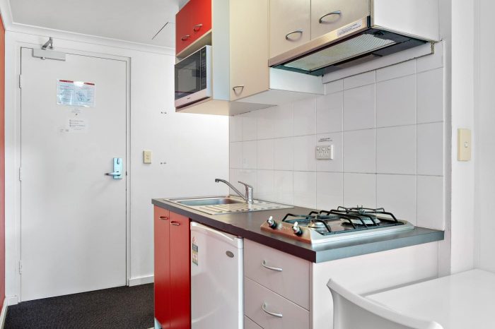 Jacaranda Hall, is student accommodation designed to provide a secure and comfortable living environment for students.  Each bedroom in our UNSW apartments has a large study desk, ample storage space and a very comfortable king size single bed.