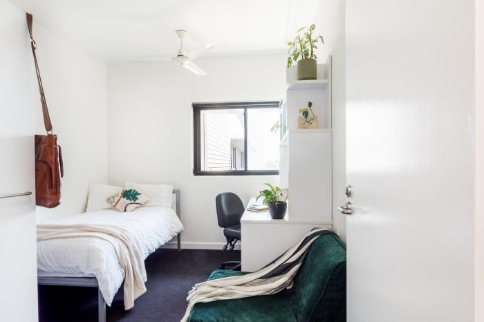 UNSW Hall is an economical choice with catered meals. Unique with all 7 coloured floors, UNSW Hall floors are named after seven well known beaches around the City of Randwick.