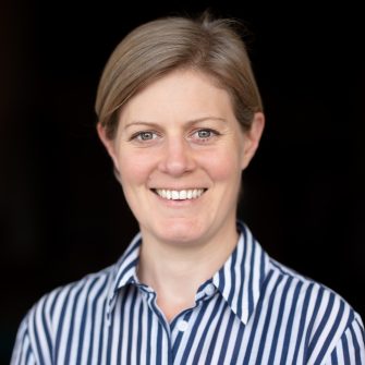 Ellen Hooper headshot