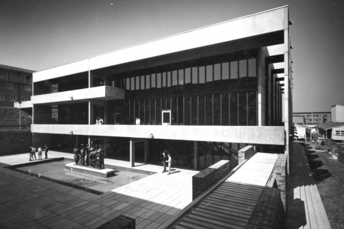 Bert Flugelman - Six figure group