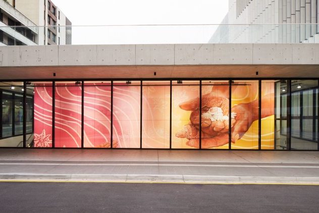 Carmen Glynn-Braun, Dennis Golding, Kirra Weingarth - In her hands