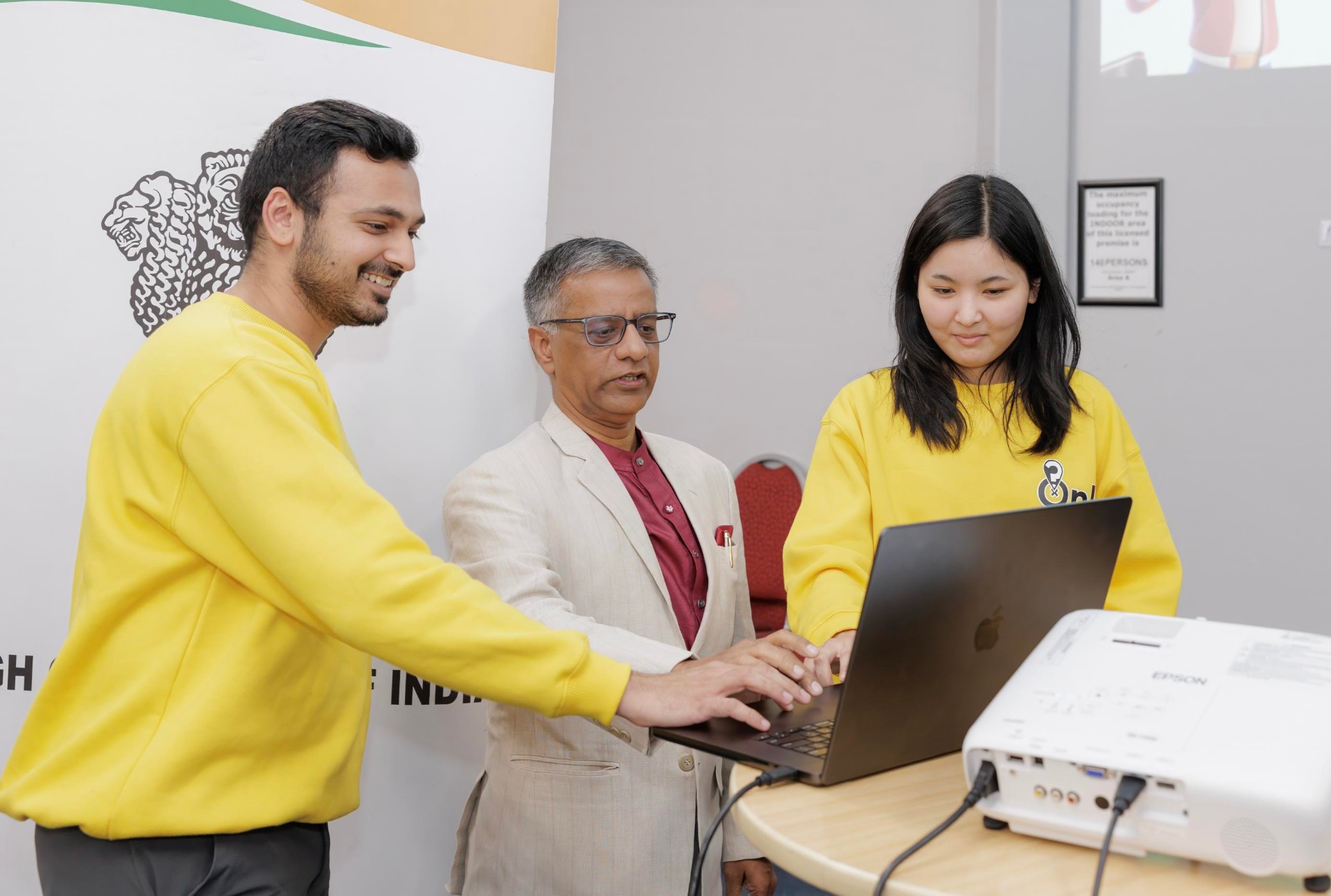 Rushi Vyas (Founder, What’s On!), Gopal Bagley (High Commissioner for India) and Nandini Sinha (Community Team member, What’s On!)  