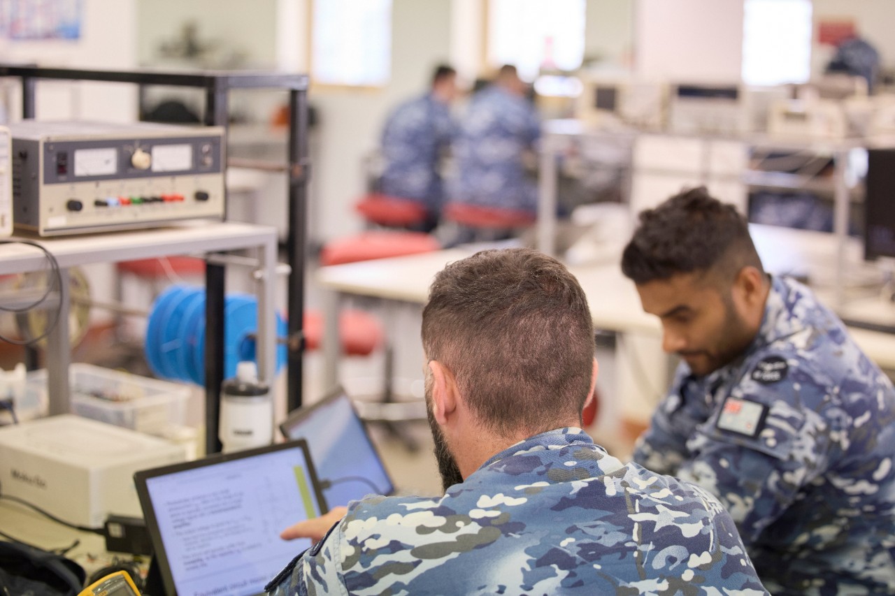 SEIT ADFA Canberra UNSW students at laptops